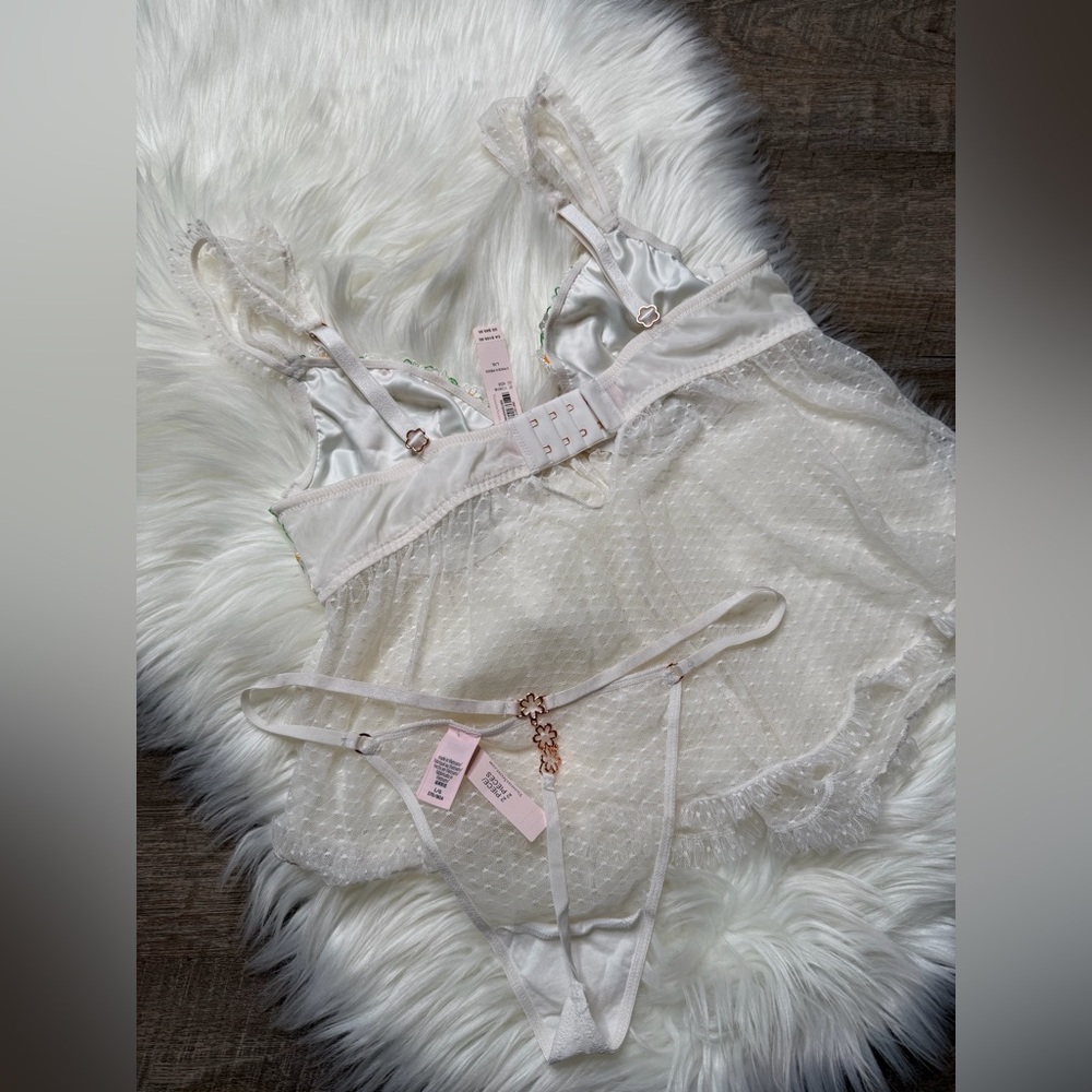 Victoria's Secret White Floral Daisy Chain Embroidery Babydoll Set - Picture 6 of 10